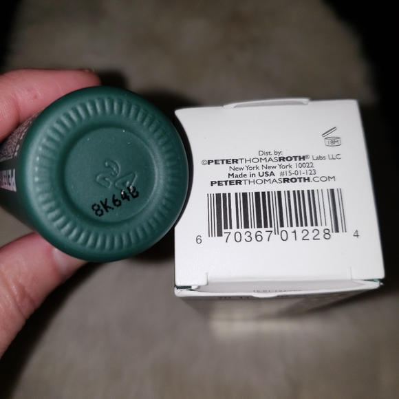 Peter Thomas Roth Green Releaf Calming Face Oil - Picture 4 of 4